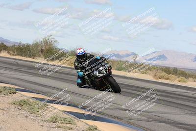 media/Nov-16-2025-Race Pace (Sun) [[8c5fa54630]]/Verified Riders/4-Turn 3 Inside (1050am)/